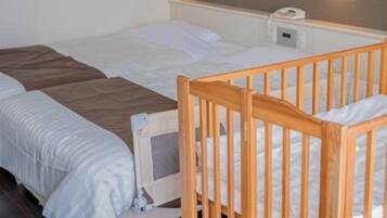 1 bedroom, desk, iron/ironing board, WiFi (free)