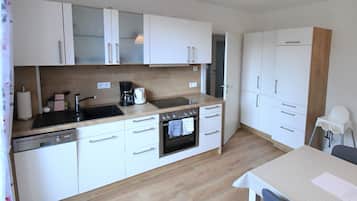 Kühlschrank, Ofen, Herdplatte, Geschirrspüler