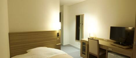 1 dormitori, escriptori, planxa i posts de planxar i wifi gratuïta