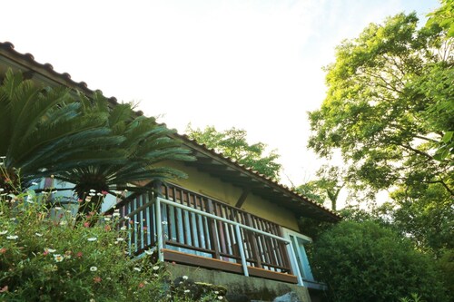 シャボテン公園別荘地■緑豊かな自然溢れる別荘地の温泉付き別荘 / 伊東市 静岡県