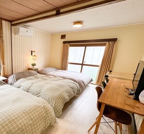 3 bedrooms, desk, iron/ironing board, free WiFi - Natural mall hot spring included entire building  / Shiraoi-gun Hokkaidō (Shiraoi-gun)