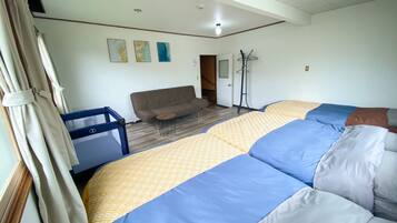 5 bedrooms, desk, iron/ironing board, free WiFi