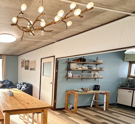 Dining. 2 minutes walk from JR NoboribetsuWood deckPets allowed4 minutes walk from convenience store / Noboribetsu Hokkaidō