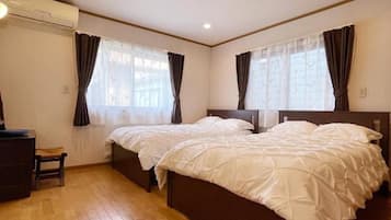 3 bedrooms, desk, iron/ironing board, free WiFi