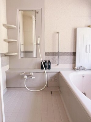 Hair dryer, towels - Young House Excellent access to the city center - Tokyo Young Ine 1st floor / Matsudo Chiba (Matsudo)