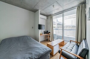 1 camera, una scrivania, Wi-Fi gratuito, lenzuola