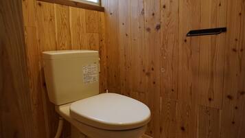 Sèche-cheveux, serviettes fournies