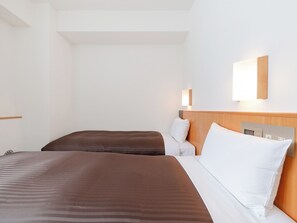 1 室のベッドルーム、デスク、WiFi (無料)、ベッドシーツ