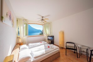 Studio Standard, vue montagne (Magnolia Apt. 1 Front Lake)