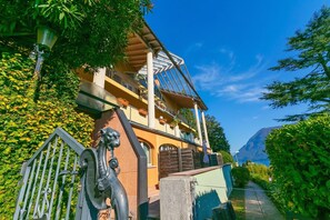 Estudio estándar, vistas a la montaña (Magnolia Apt. 1 Front Lake) | Exterior