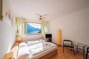 Bügeleisen/Bügelbrett, kostenloses WLAN, Bettwäsche