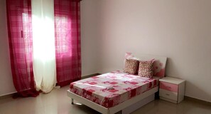 Luksusvilla | 4 soverom, skrivebord, skrivebord for bærbar PC og strykejern/-brett