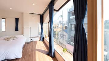 2 室のベッドルーム、デスク、WiFi (無料)、ベッドシーツ