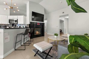 Interior - Viva Las Vegas - Newly Remodeled 4BR house (Henderson)