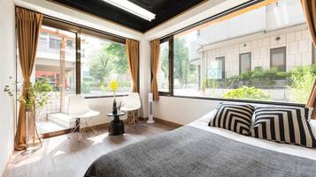 3 bedrooms, desk, free WiFi, bed sheets