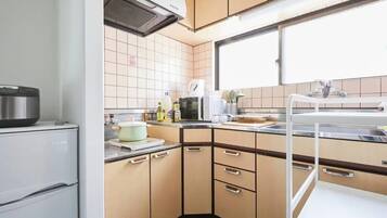 Fridge, microwave