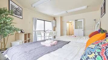 4 bedrooms, desk, free WiFi, bed sheets