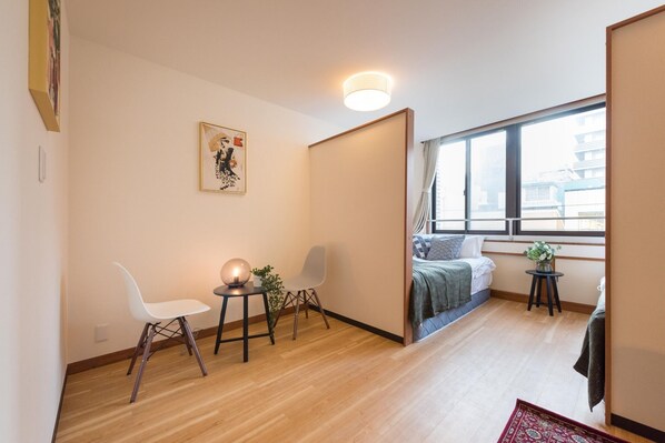 1 bedroom, desk, free WiFi, bed sheets