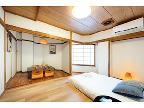 2 bedrooms, desk, free WiFi, bed sheets