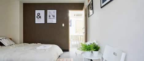 2 bedrooms, desk, free WiFi, bed sheets