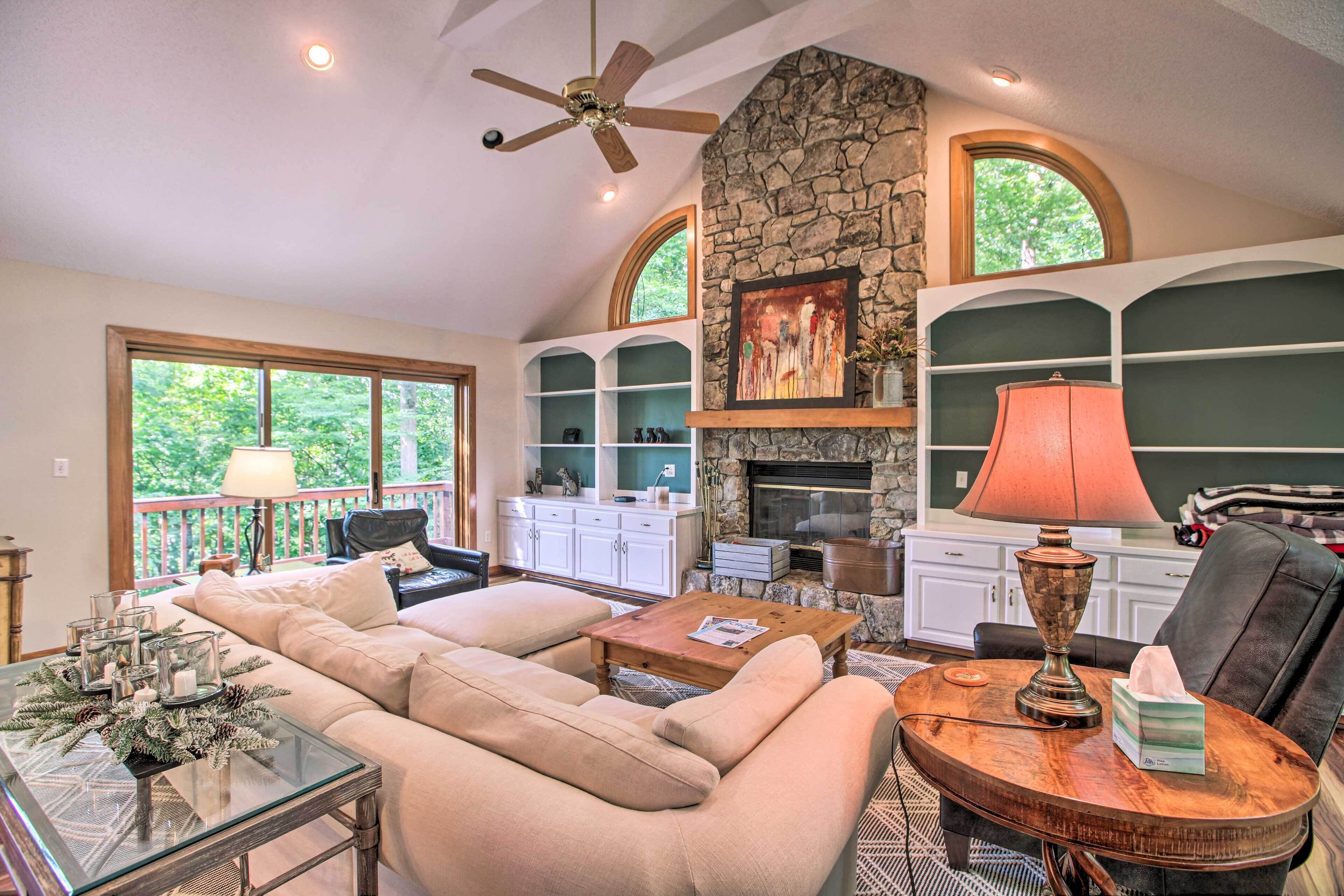 Cozy Wintergreen Resort Escape Near Leaf Peeping!
