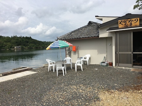 屋外ダイニングエリア. やどかり志摩オーシャンビューのお部屋!釣りやマリンスポーツに最適! / 志摩市 三重県