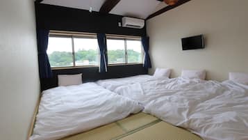 3 bedrooms, desk, free WiFi, bed sheets