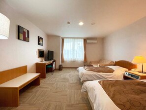 1 bedroom, desk, free WiFi, bed sheets - Hotel Ginsui Twin room in front of Shirarahama  / Nishimuro-gun Wakayama (Nishimuro-gun)