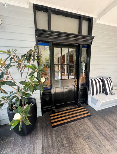 Mid-Century Manor by the Sea