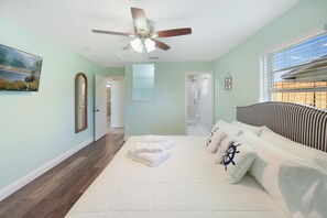 5 bedrooms, desk, iron/ironing board, travel cot