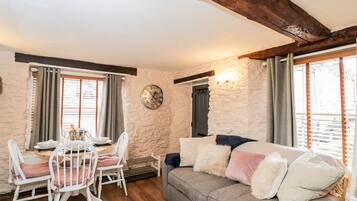 Cottage | Interior