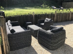 Property grounds - La Maison d'Eugénie 2 to 6 pers with jacuzzi sea view, quiet location with large garden. (Goulven)