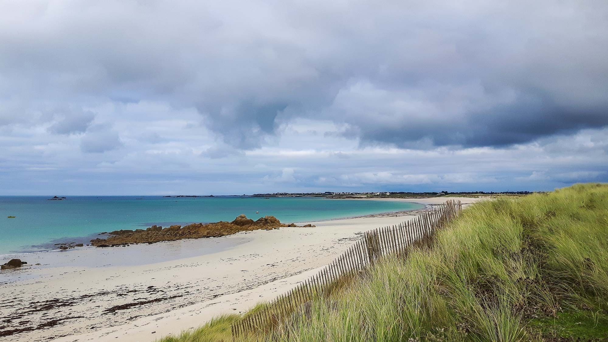 Beach nearby, sun loungers
