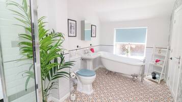Cottage | Bathroom | Shower