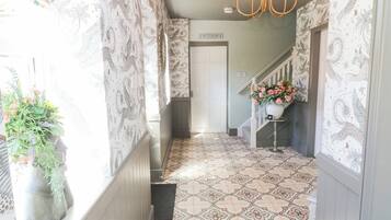 Cottage | Interior