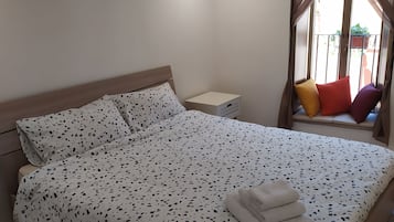 1 chambre, bureau, Wi-Fi gratuit, draps fournis