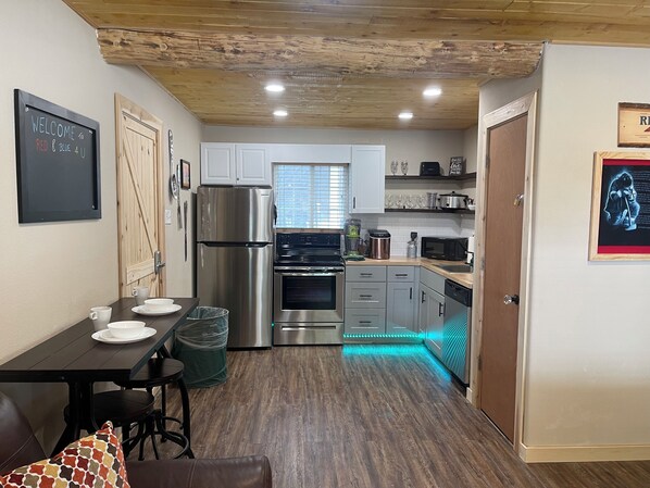 Oven, stovetop, coffee/tea maker, toaster