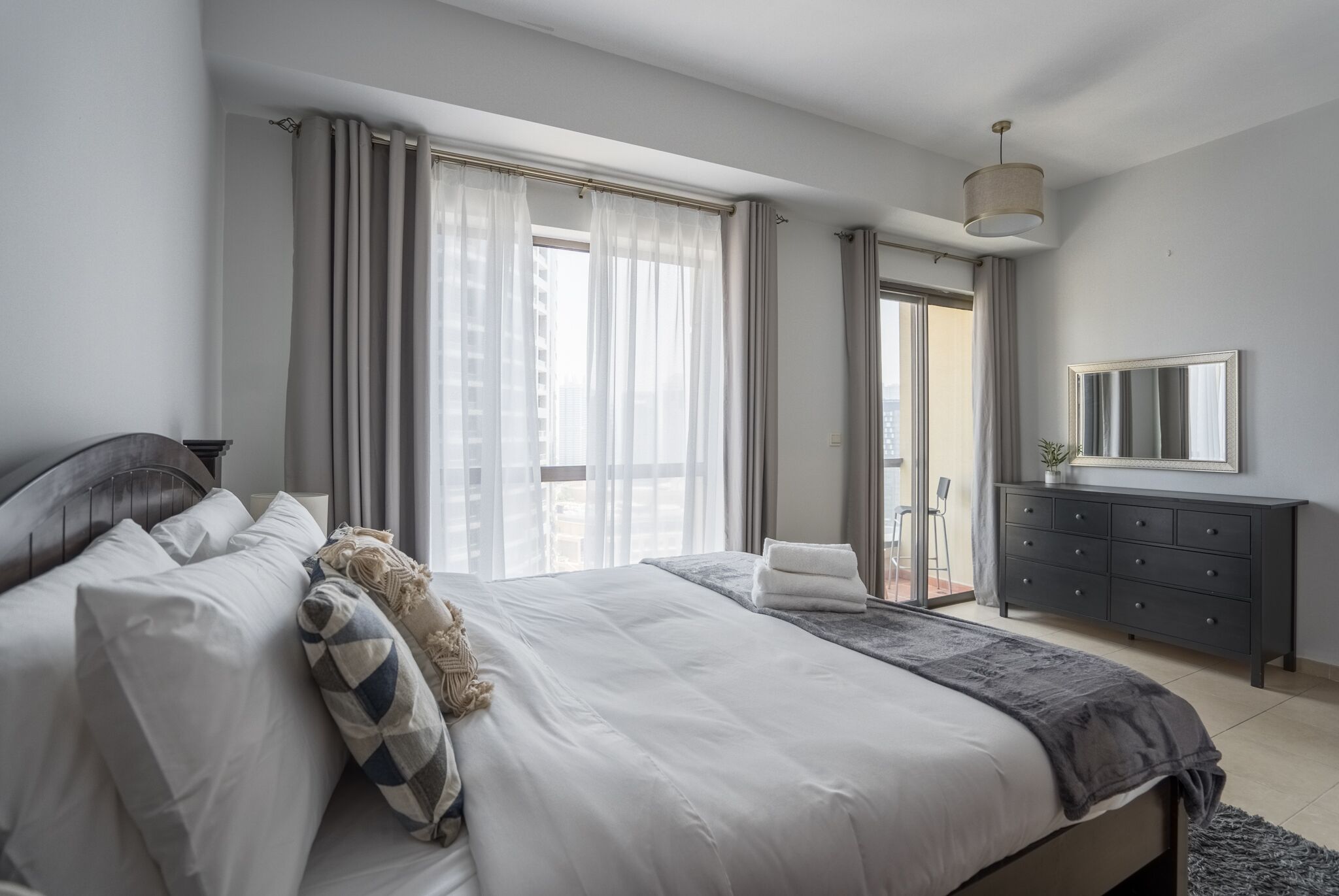 Design Apartment, 1 Bedroom | 1 bedroom, iron/ironing board, free WiFi, bed sheets