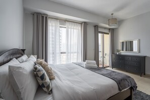 Design Apartment, 1 Bedroom | 1 bedroom, iron/ironing board, free WiFi, bed sheets - HiGuests - Bahar 6 (Dubai)