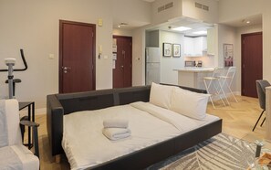 Design Apartment, 1 Bedroom | Living area - HiGuests - Bahar 6 (Dubai)