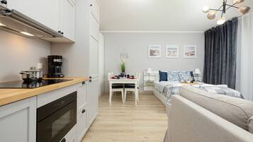 Studio, Balkon, am Strand | Eigene Kochnische | Mikrowelle, Geschirrspüler, Wasserkocher mit Kaffee-/Teezubehör