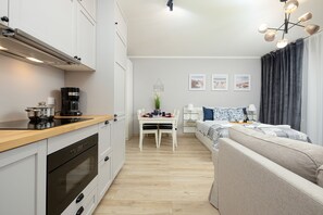 Studio, Balkon, am Strand | Eigene Kochnische | Mikrowelle, Geschirrspüler, Wasserkocher mit Kaffee-/Teezubehör