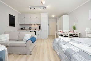 Studio, Balcony, Beachside | Ruang tamu