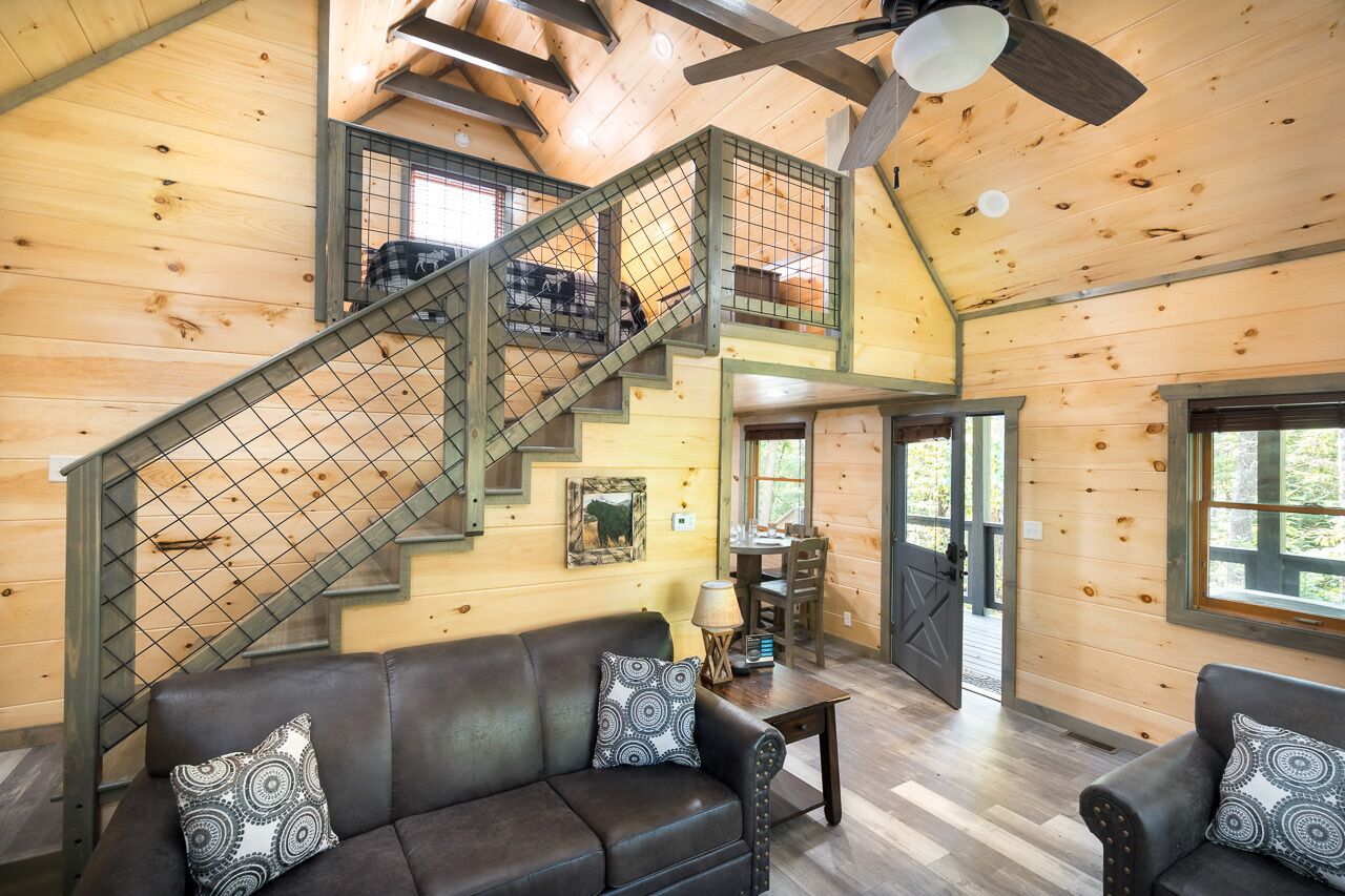 Una televisión, una chimenea