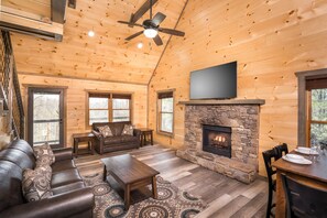 TV, fireplace, video games - Cabins that Retain the Rustic feel with Modern Beauty (Gatlinburg)