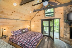 Free WiFi, bed sheets - Fall in Love at Sunset Studio - Private and Relaxing (Gatlinburg)