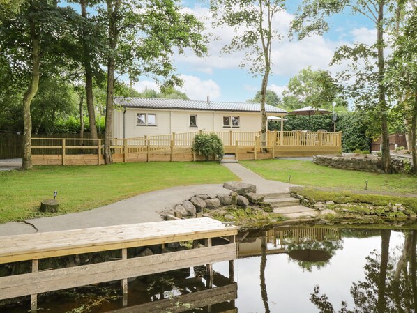 Exterior - Port Heron Lodge (Athlone)