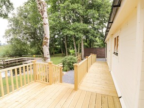 Cottage | Balcony - Port Heron Lodge (Athlone)