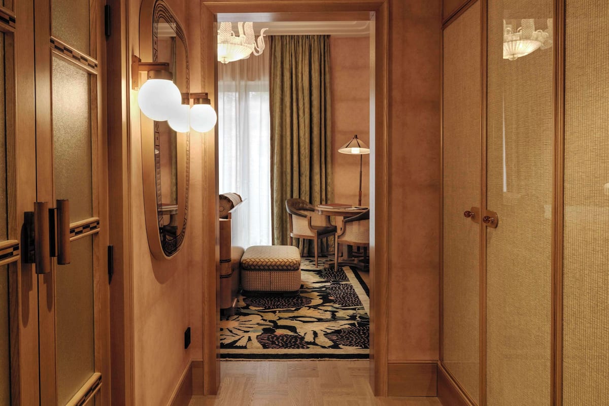 Deluxe Room | 1 bedroom, premium bedding, down comforters, pillowtop beds