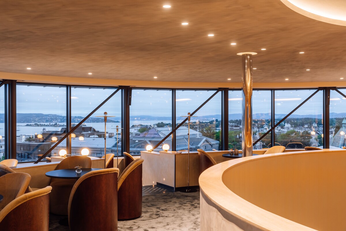 Circular restaruant with windows all around